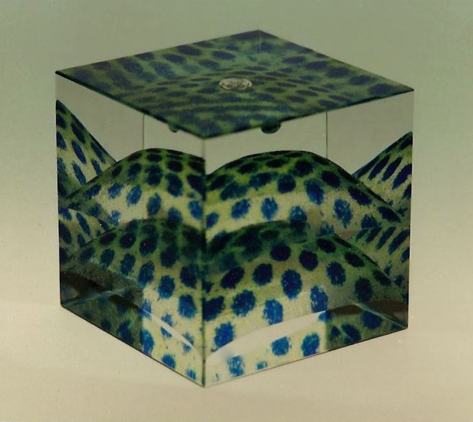 veselý kopec, v 10 cm, tav. sododraselné sklo, 1991