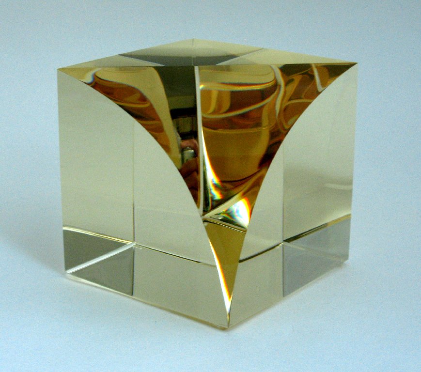Krychle, 11x11x11 cm, opt. sklo, 2011