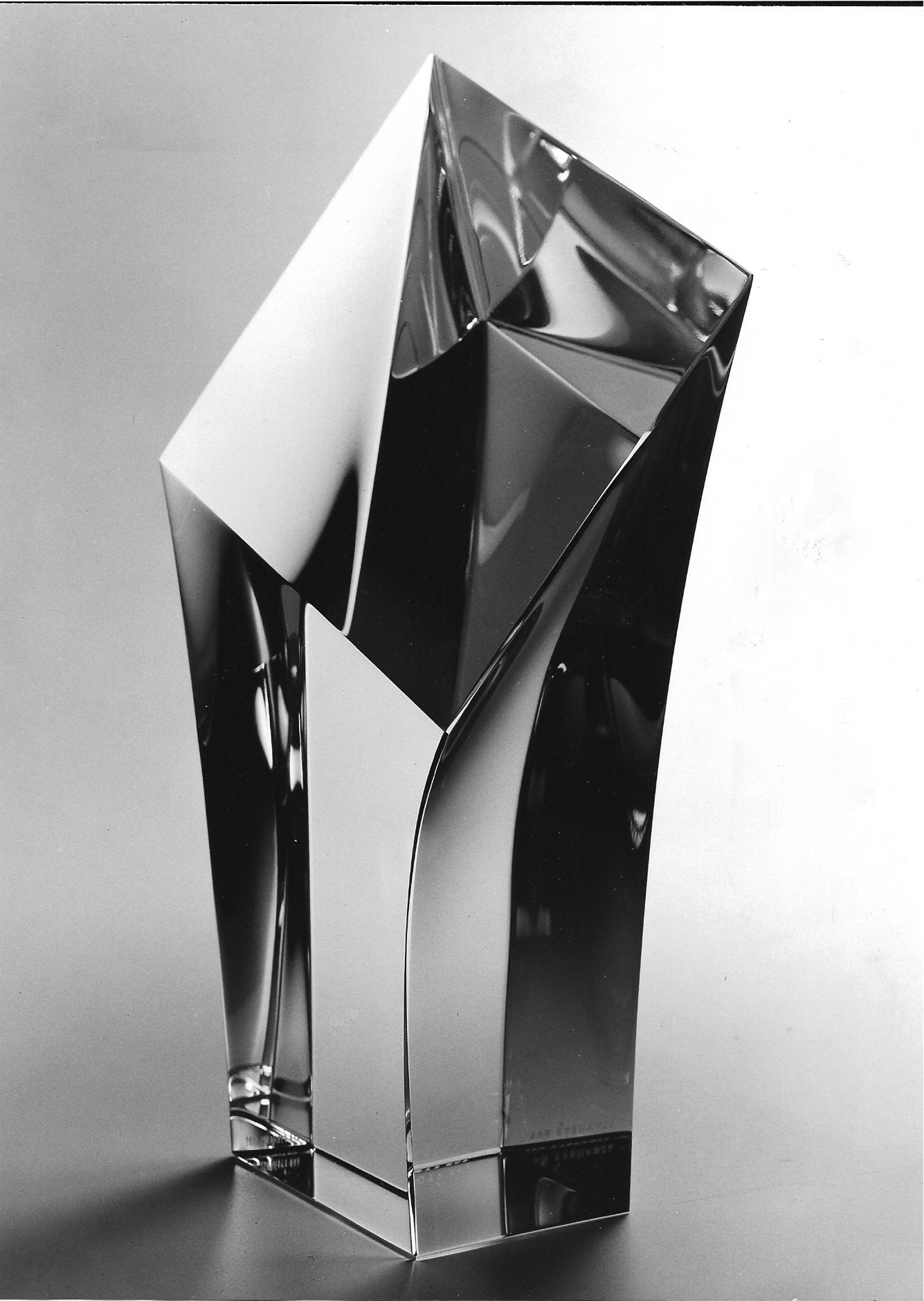 deskriptiva I, v 25 cm, optika, 1984