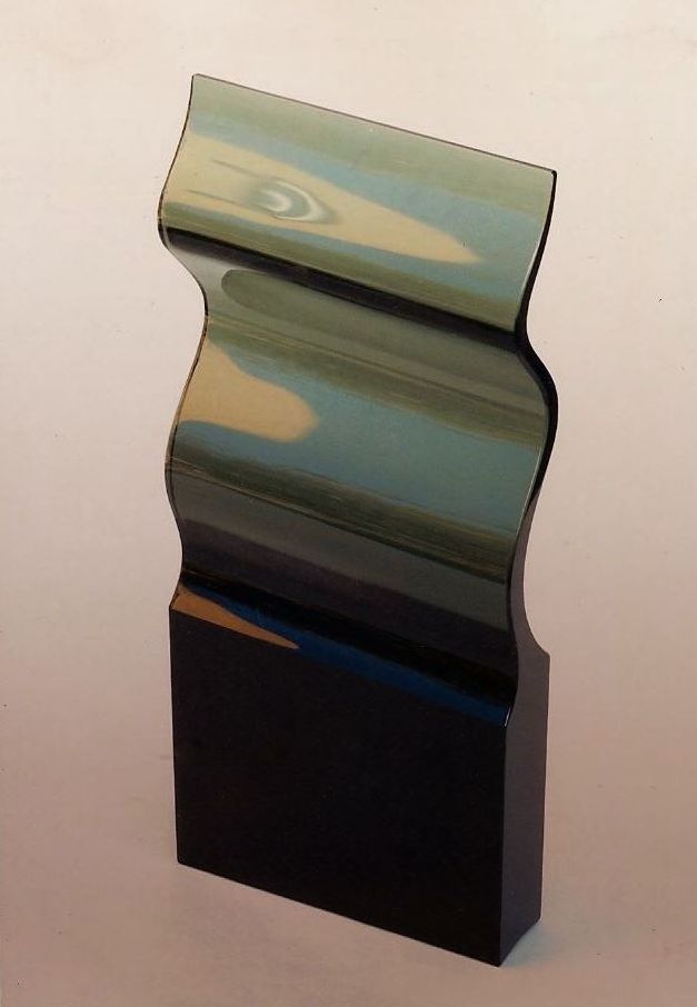 vlnobití, v 29 cm, kouř.sklo, 1988
